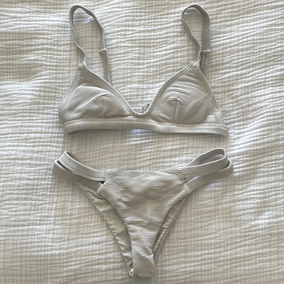 Billabong White Bikini Set - Picture 1 of 3